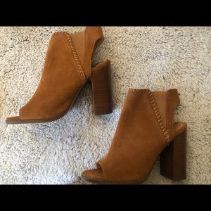 Urban Outfitters brown heels / sandals